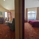 Lira Апартаменты *
