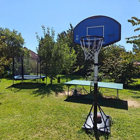 Lira Apartman *