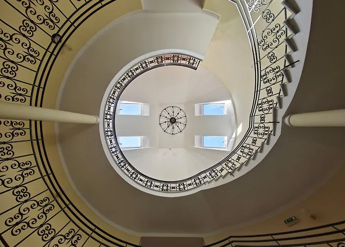 Lira ヘーヴィーズ